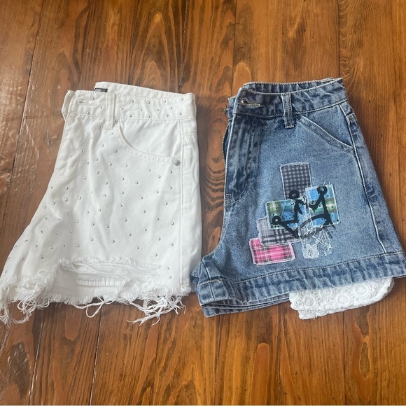 Nordstrom Truce Lot two Girl’s Denim Shorts Patch Work Stud 12/14 - Picture 2 of 12